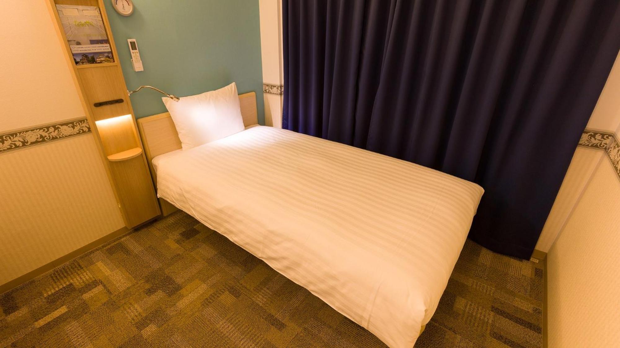 Toyoko Inn Saitama Misato Ekimae Værelse billede