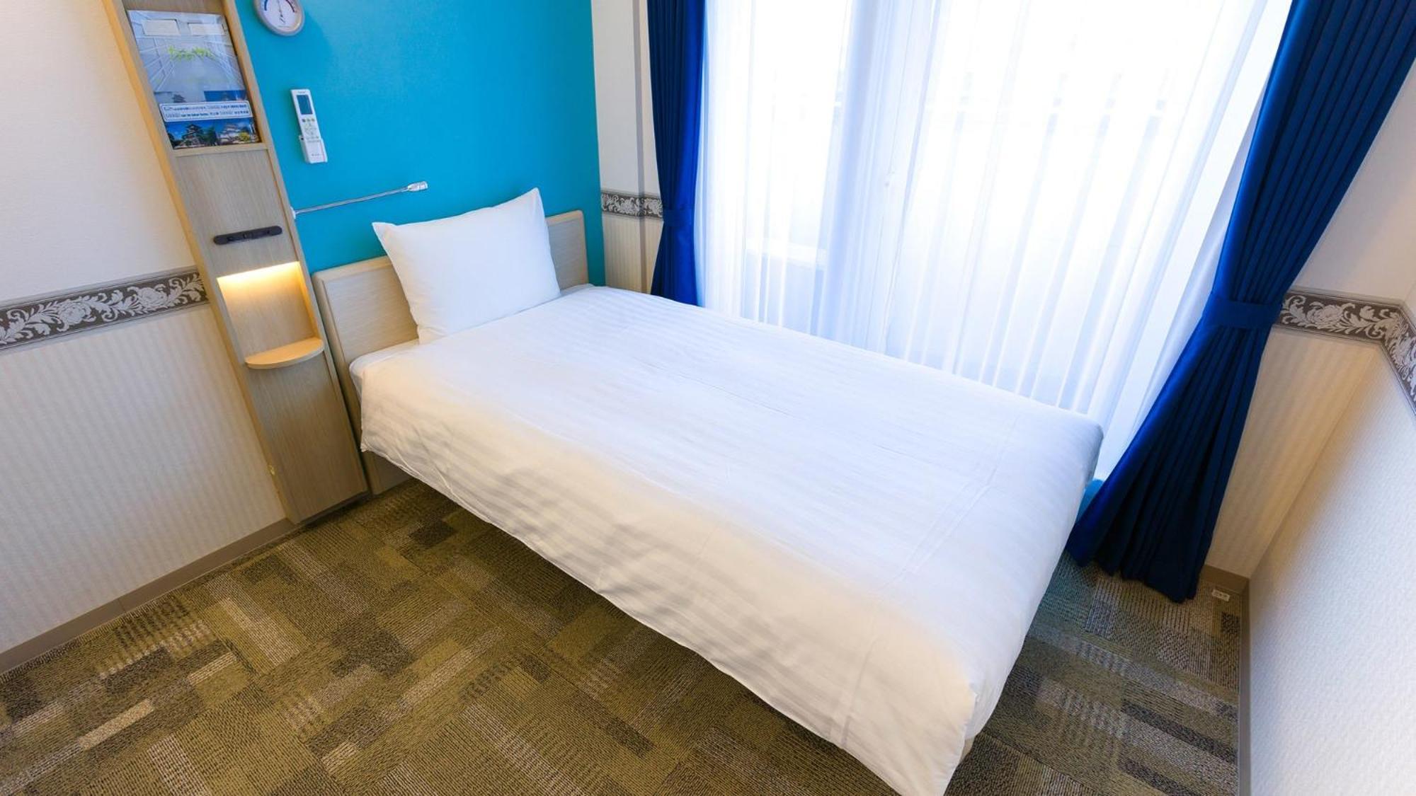 Toyoko Inn Saitama Misato Ekimae Værelse billede